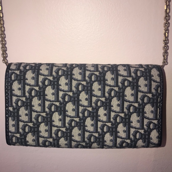 DIOR LOGO MONOGRAM BLUE WALLET ON CHAIN - Picture 4 of 12
